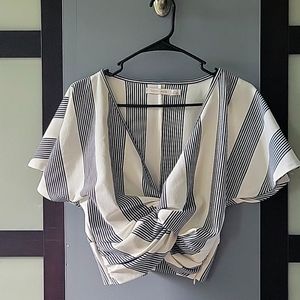 Trendy Top - like new - QUALITY